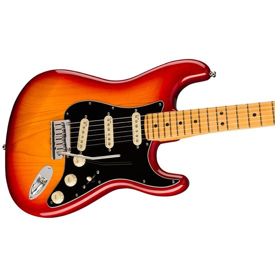 Fender Ultra Luxe Stratocaster Maple Fingerboard (Plasma Red Burst) inc Hard Case