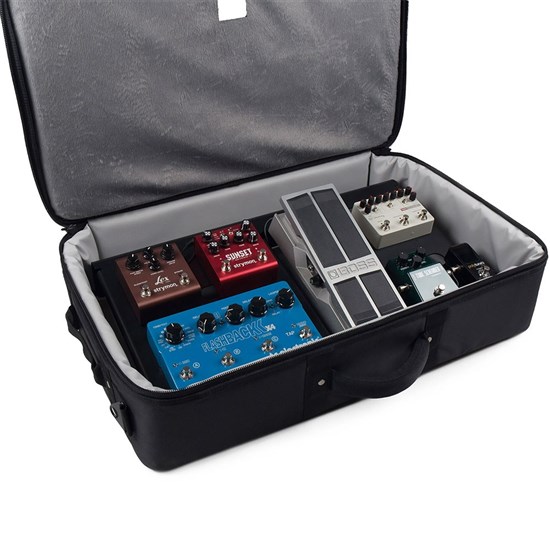 Mono Pedalboard Medium (Black) w/ Tour 2.0 Accessory Case